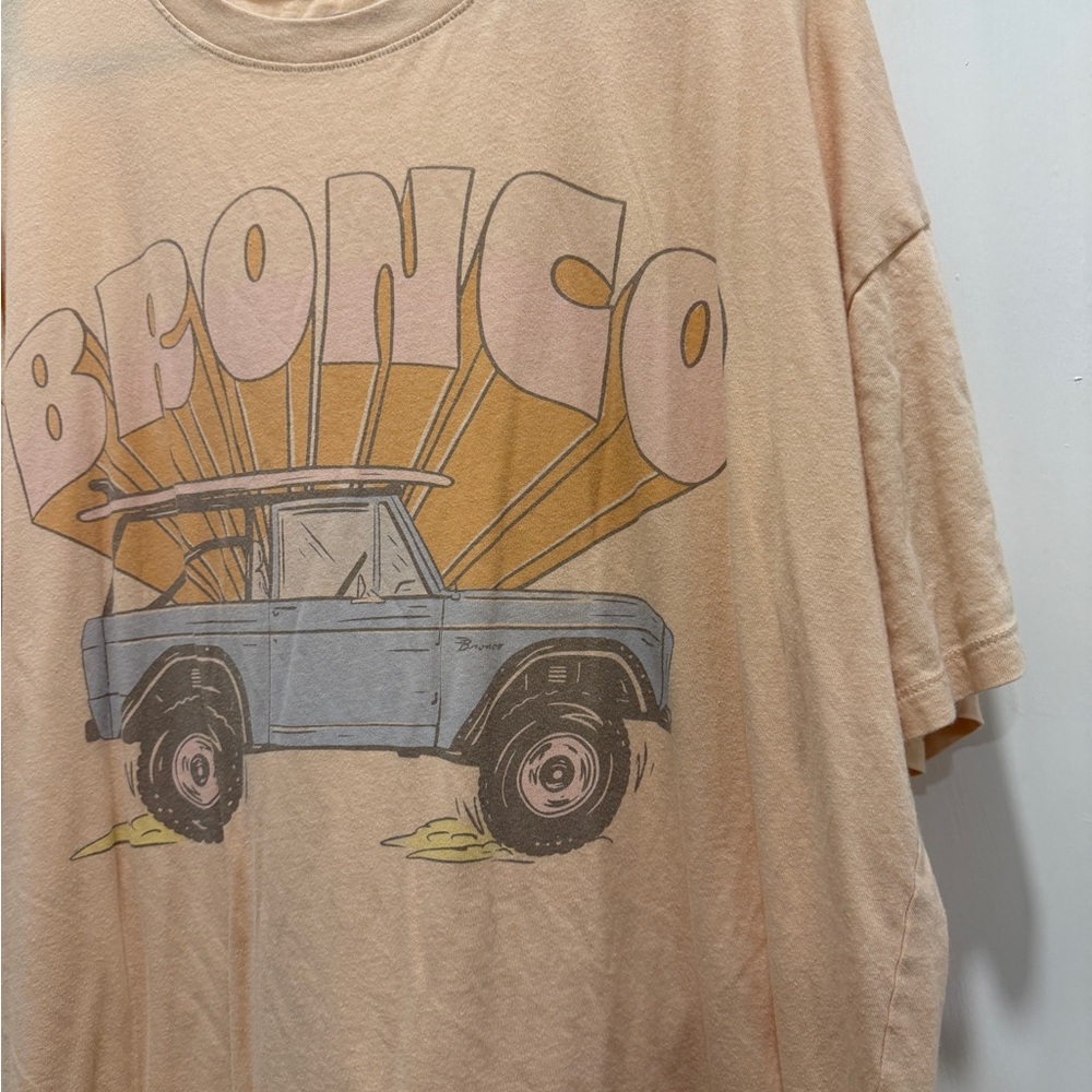 Bronco Graphic T-Shirt in Peach
